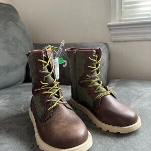 Carter's - Size 2 (brown and green)